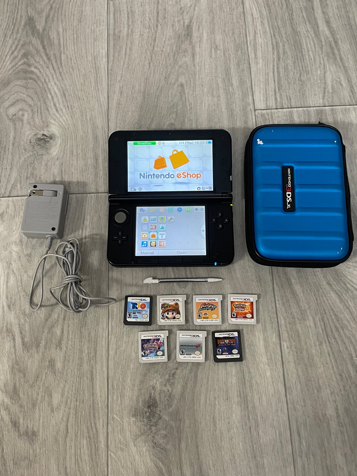 Nintendo 3DS XL Console Black With Box And 7 Games And Charger