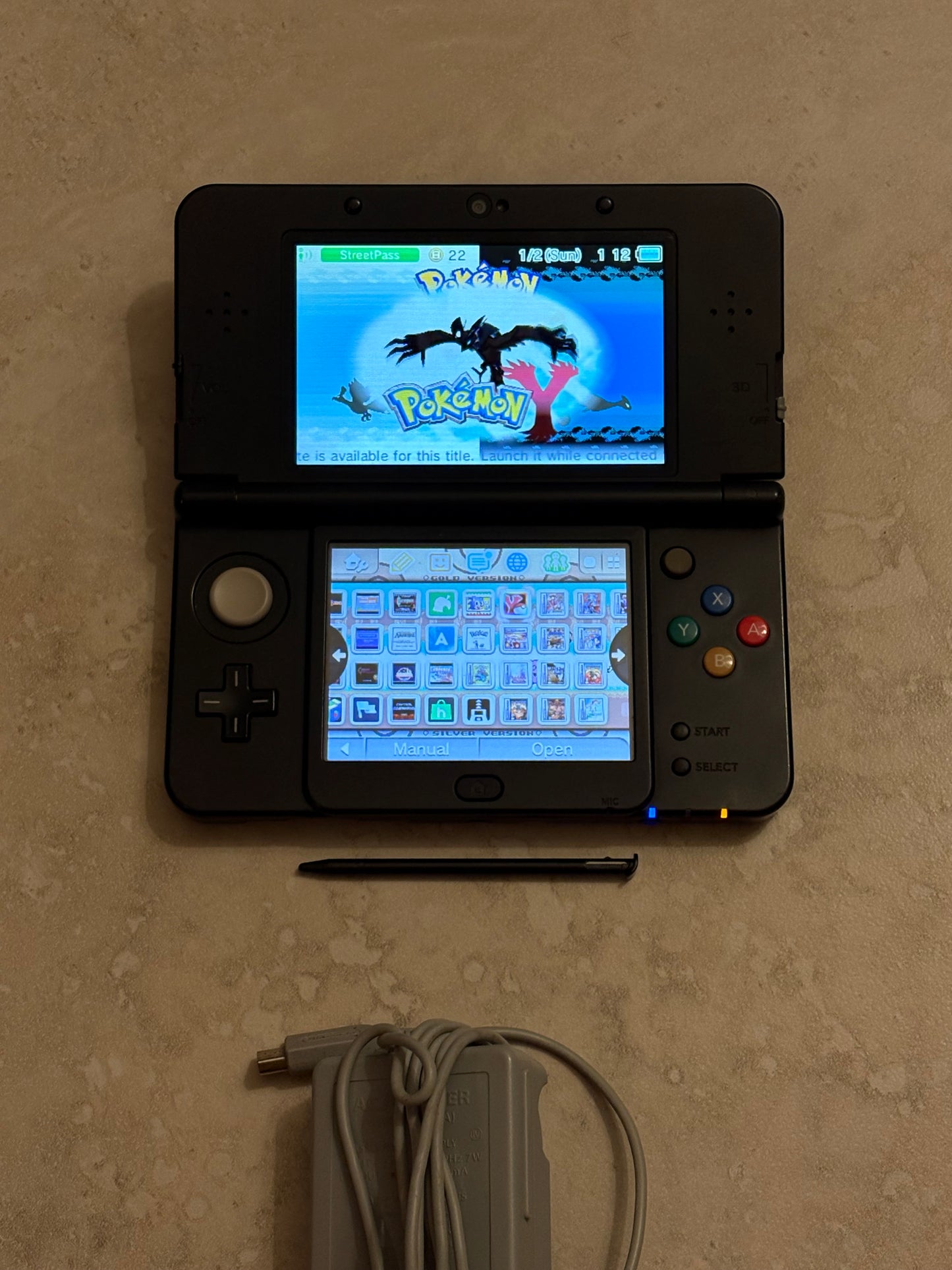 Nintendo 3DS Special Charizard Pokemon Edition with games and charger