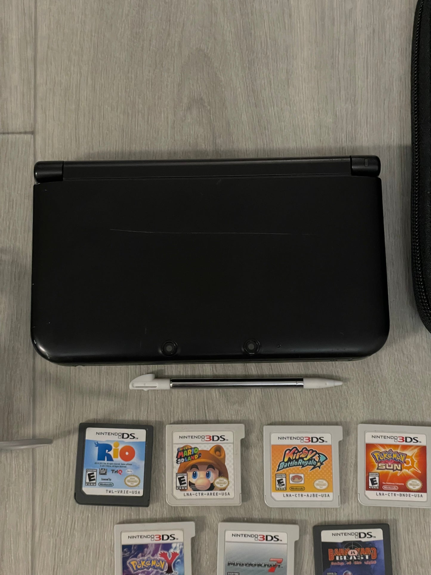 Nintendo 3DS XL Console Black With Box And 7 Games And Charger