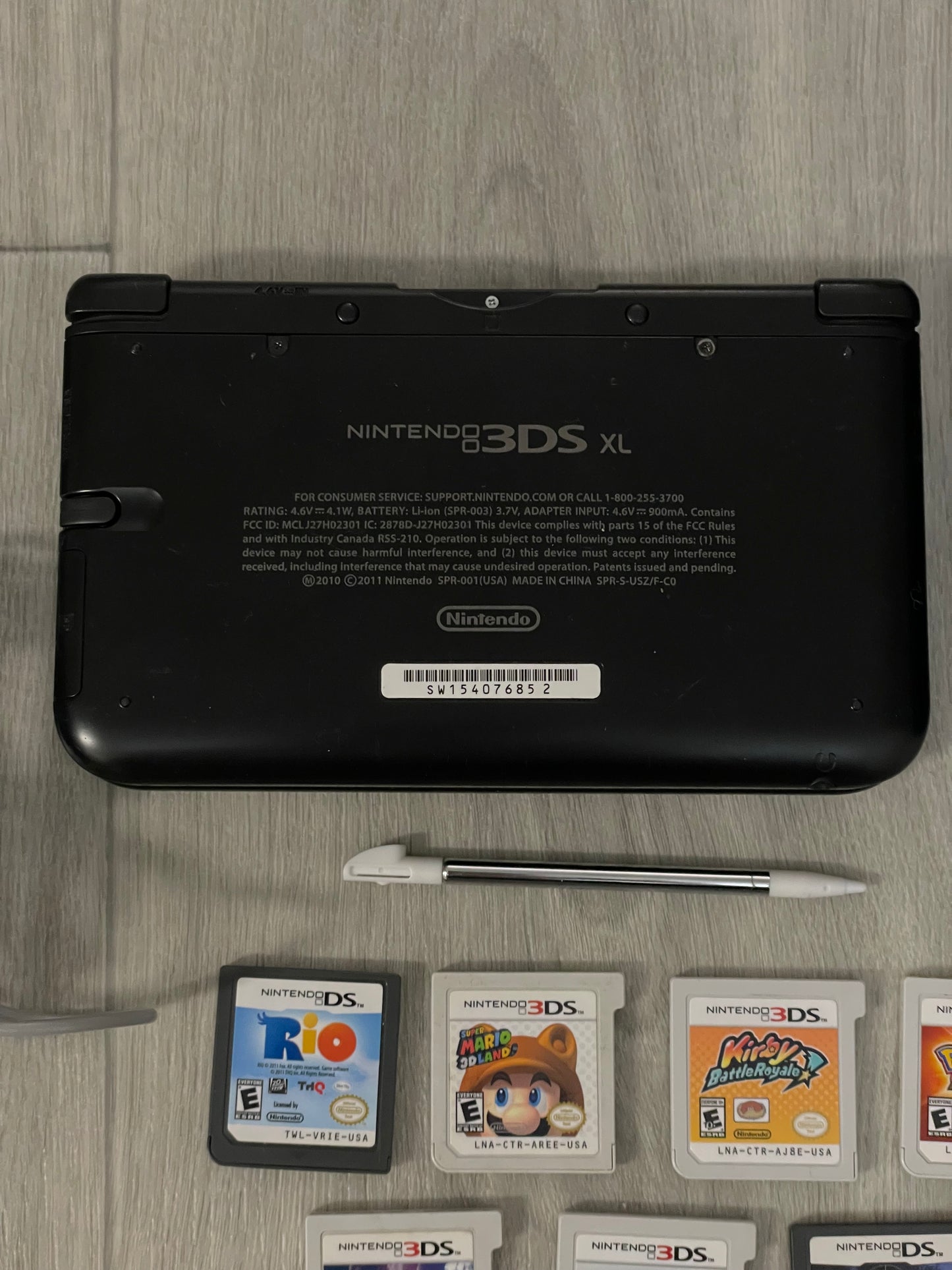 Nintendo 3DS XL Complete in box Game lot