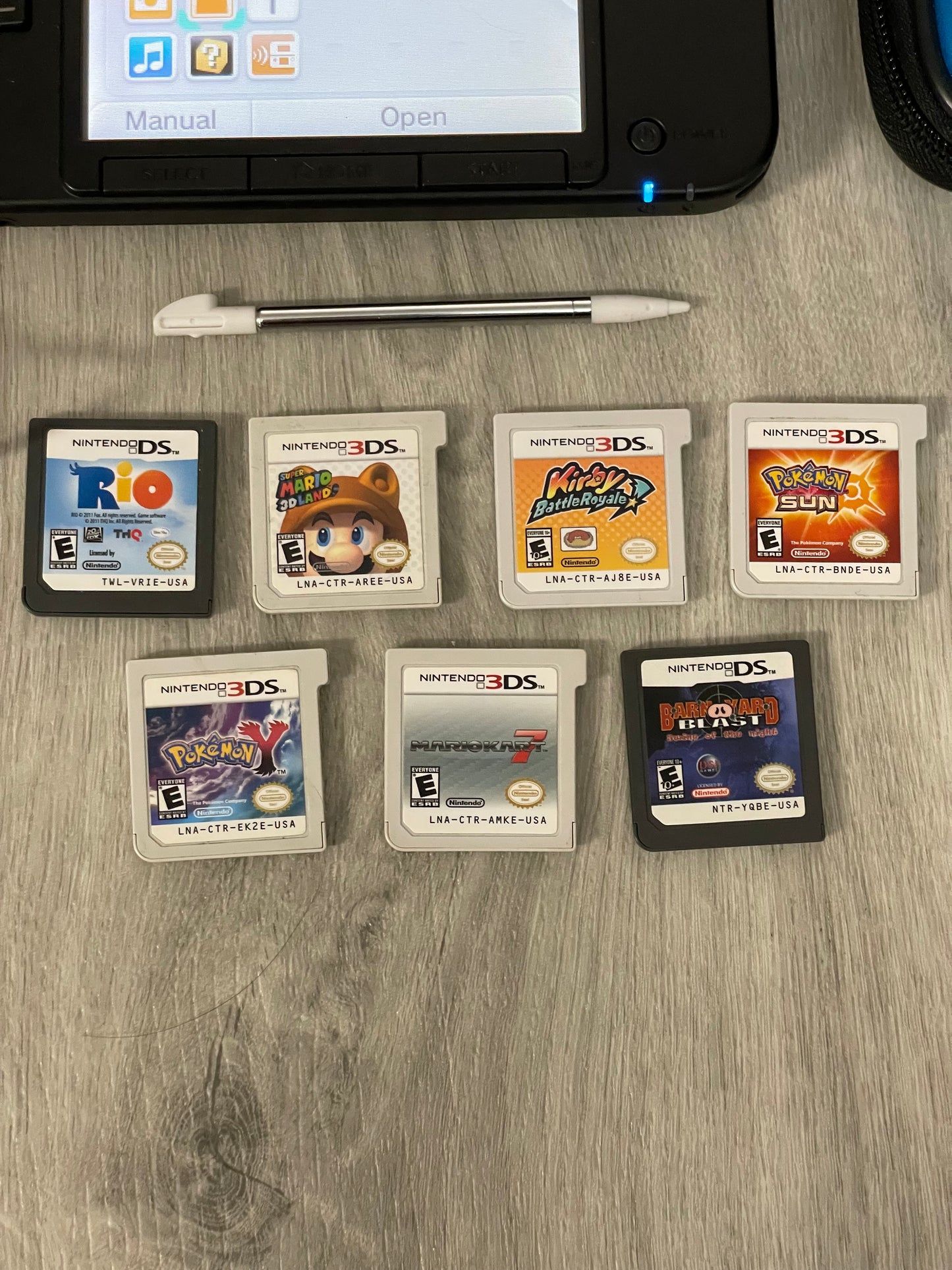 Nintendo 3DS XL Console Black With Box And 7 Games And Charger