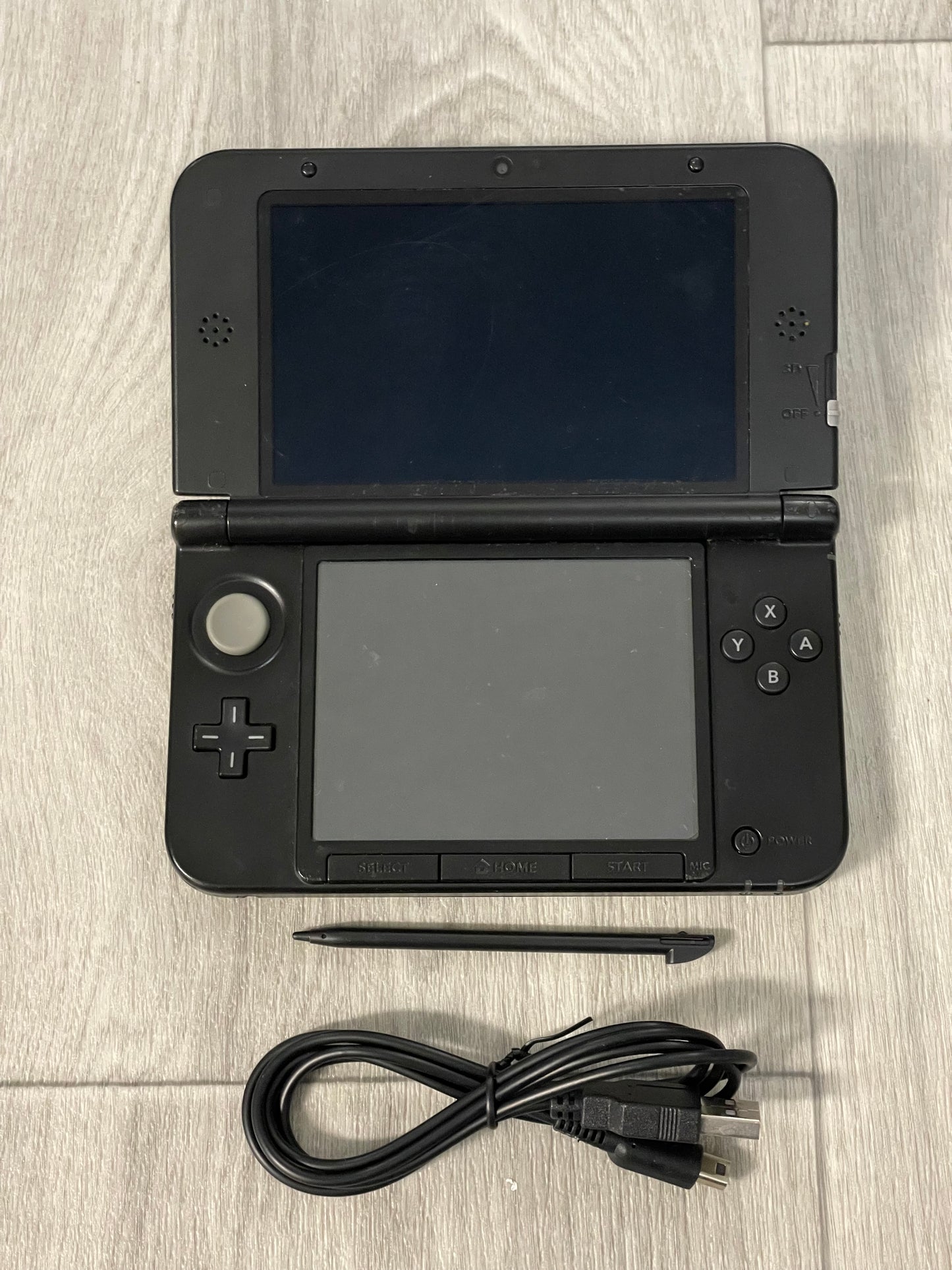 Nintendo 3DS XL The Year of Luigi 30th Anniversary Edition Silver Console