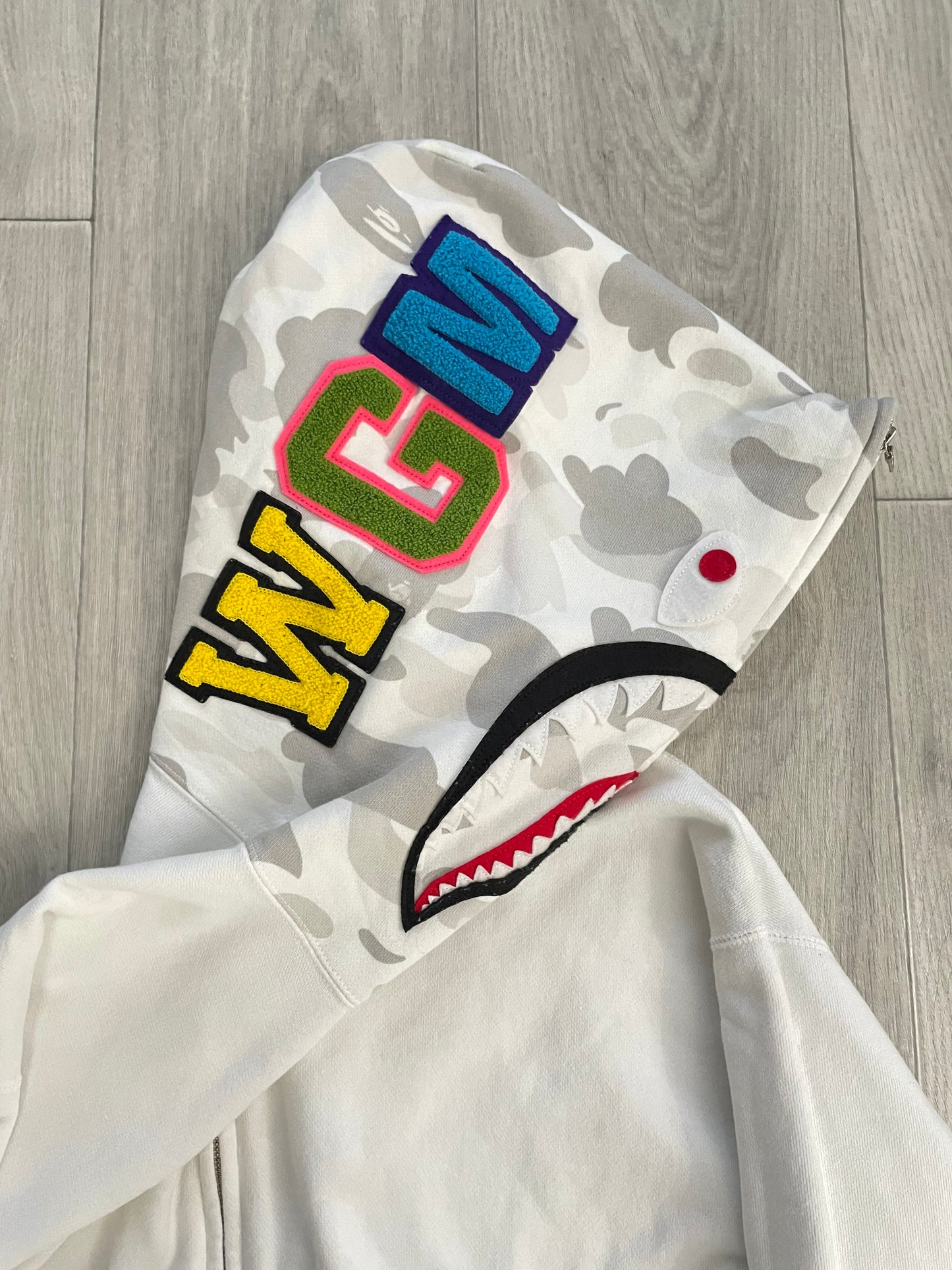 [XL] Bape White Aoyama Camo Shark Hoodie