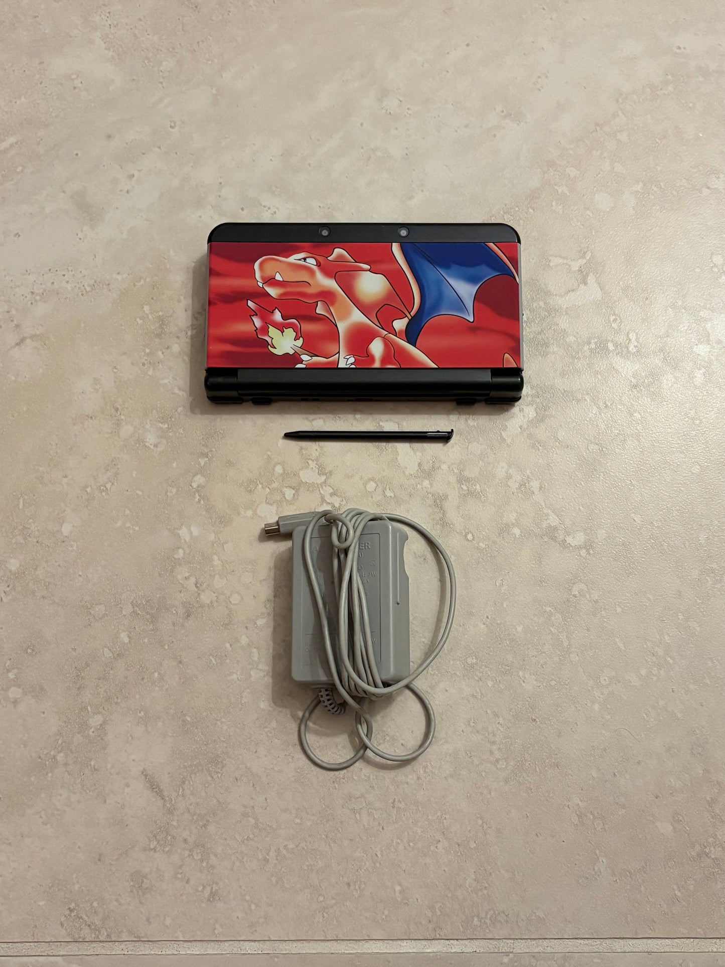 Nintendo 3DS Special Charizard Pokemon Edition with games and charger