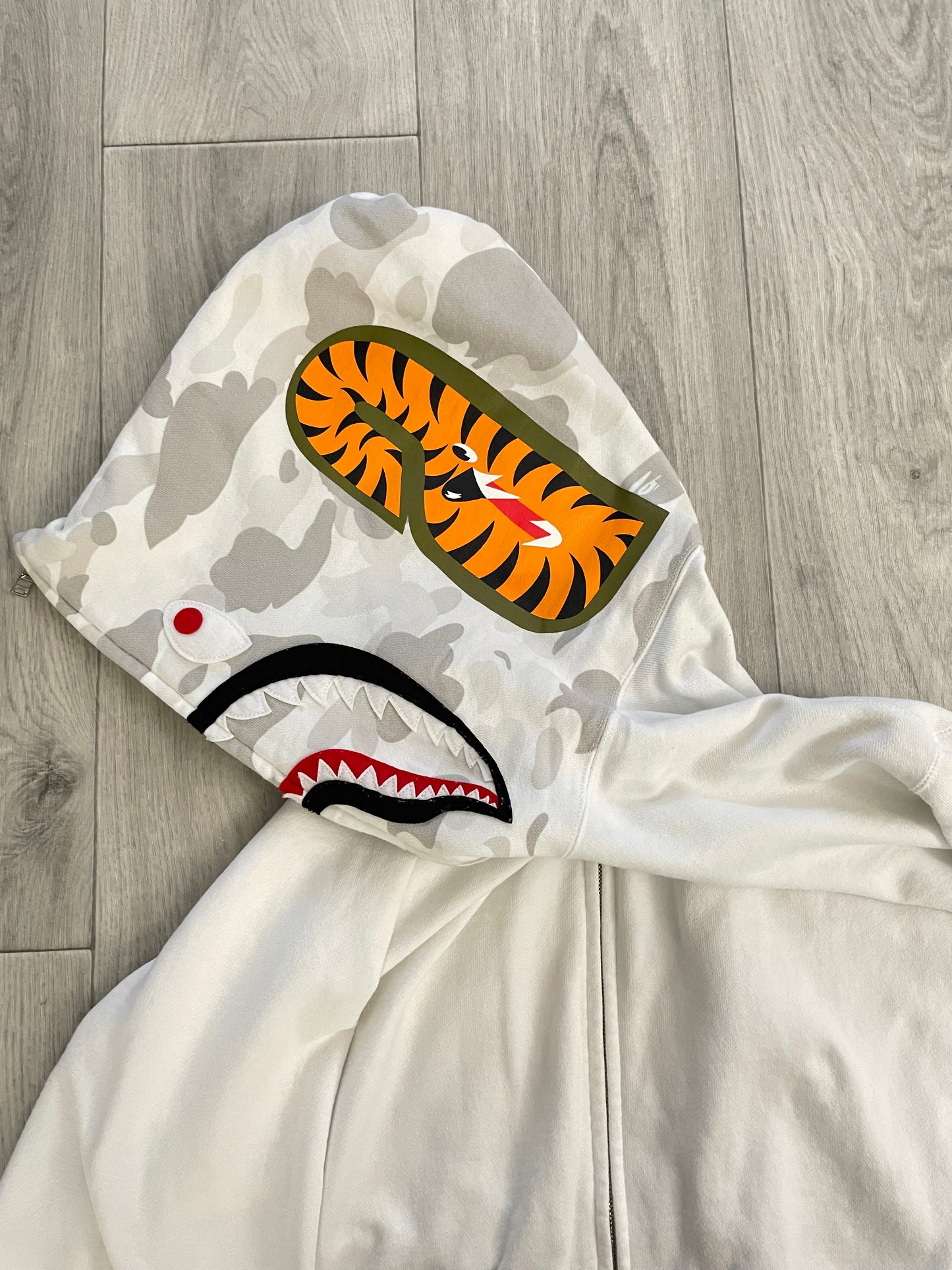 [XL] Bape White Aoyama Camo Shark Hoodie