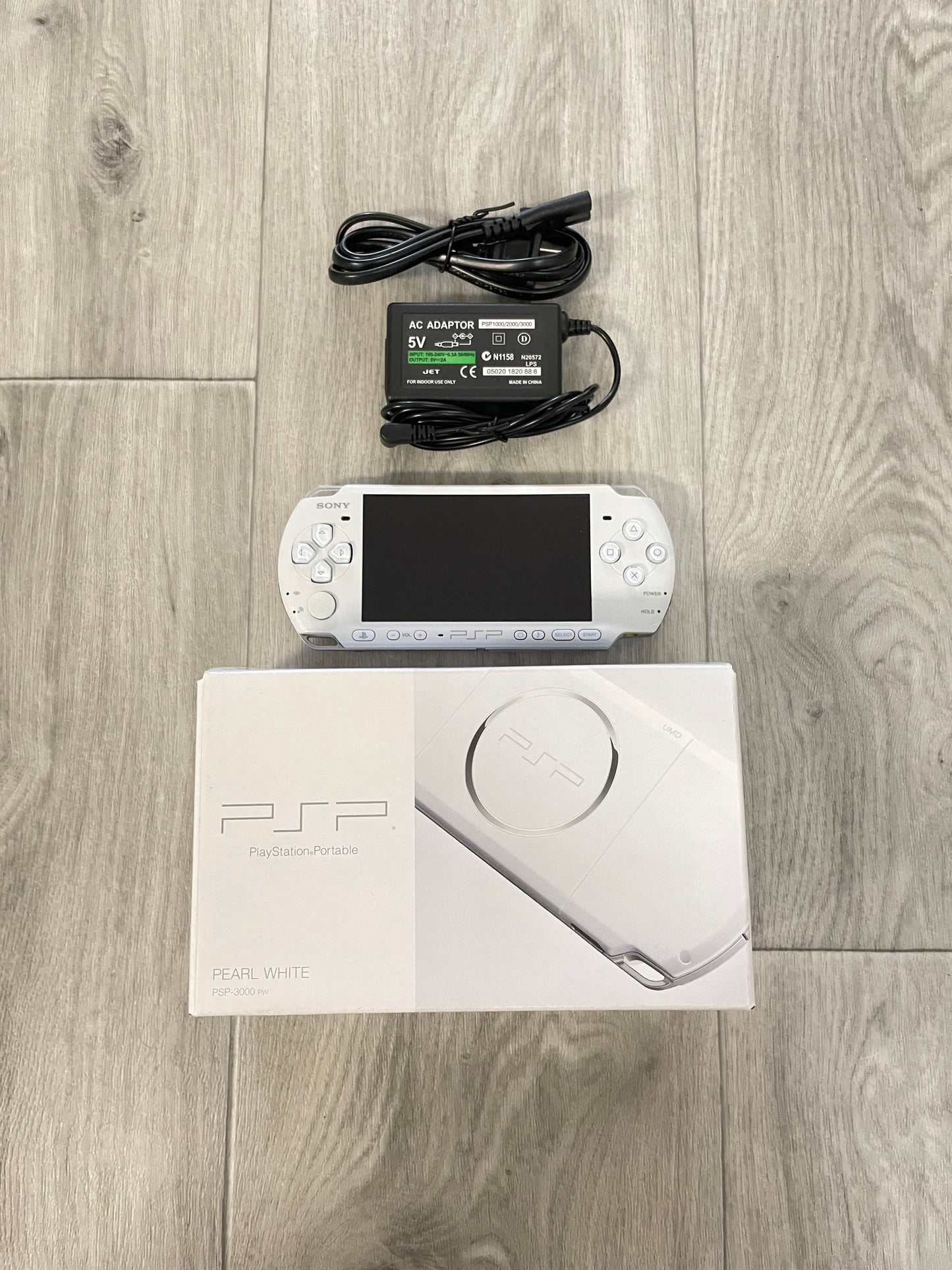PSP 3000 Pearl White Console Complete In Box  REGION FREE CIB USA SELLER