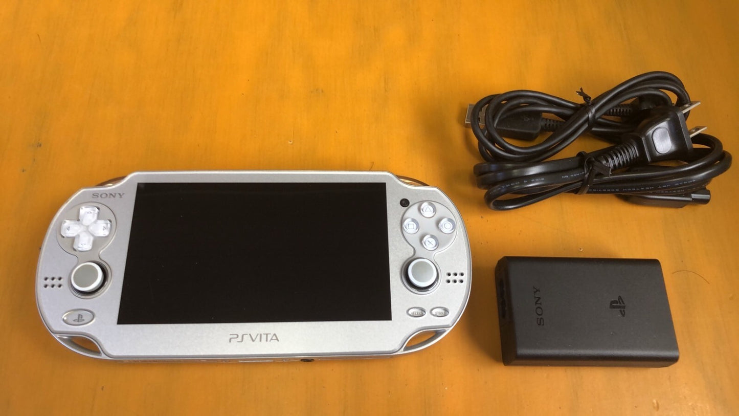 Silver ps VITA 1000 with clear case